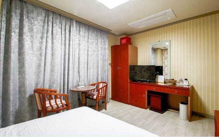 Geoje Tourist Hotel Exteriér fotografie